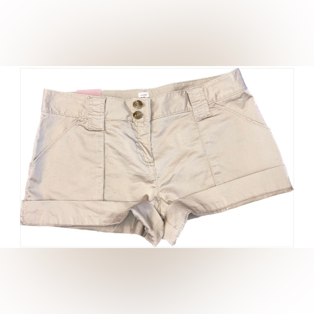 Old Navy khaki shorts 🩳